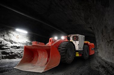 WhatsApp Image 2024-11-06 at 11.59.49 Imagen de excavadora